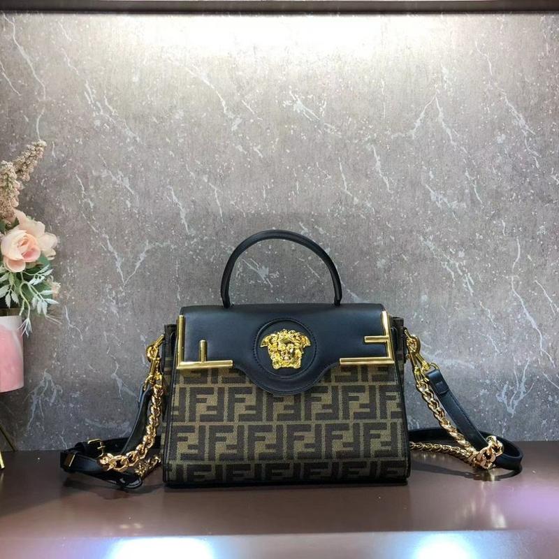 Versace Chain Handbags DBF1039 Gold Buckle Old Flower Black